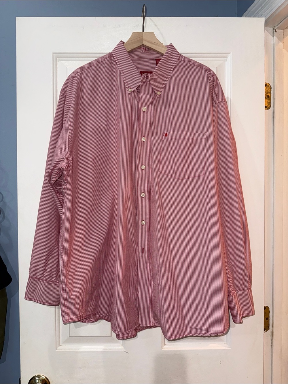 Izod Men's Pink Striped Button-Down Shirt